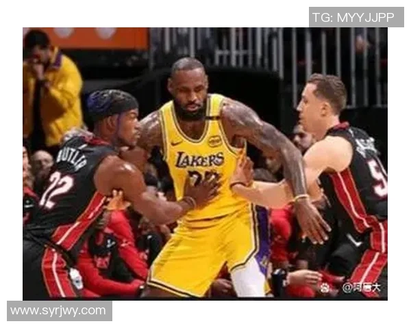 热火与湖人常规赛精彩对决回顾及战绩分析